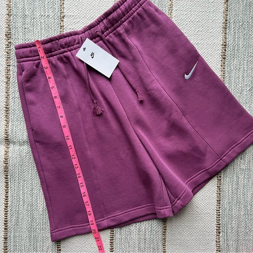 Nike Essential Loose Fit High Rise Light Bordeaux Fleece Lined Sweat Shorts S - Picture 3 of 10